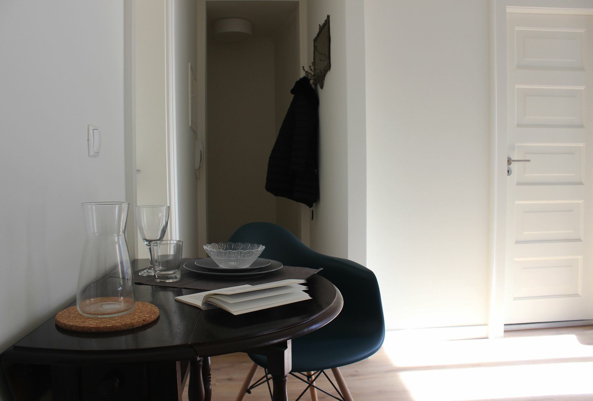 Apartment Short *